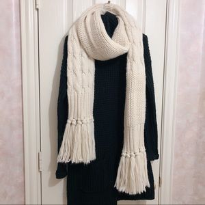 Abercrombie Cable Knit Scarf 🧣
